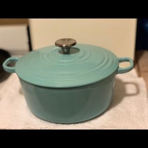 Enameled cast iron pot 4.7quart